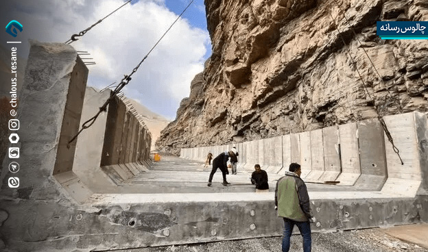 فاز دوم اجرای سقف گالری با فوم‌ بتن و اجرای راک‌ فال جاده چالوس