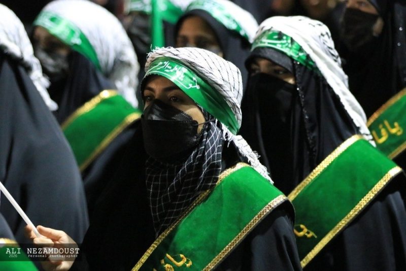 حضور گسترده مردم در شام اربعین رهبر شهید انقلاب و دهمین سالگرد شهید مدافع حرم حسین بواس در شهرستان چالوس