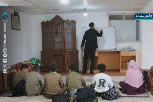 معلم فداکار اجازه نداد چرخ آموزش از حرکت باز بایستد