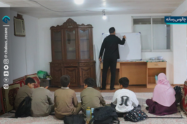 معلم فداکار اجازه نداد چرخ آموزش از حرکت باز بایستد