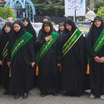 طنین صلوات خاصه در قلب چالوس/ پرچم بارگاه رضوی در میدان معلم به اهتزاز درآمد