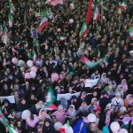 روایتِ چهل‌ونهمین شبِ ایستادگی در قابِ «چالوس رسانه»؛ اینجا دختران، میاندارِ میدانِ رزم‌اند