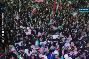 روایتِ چهل‌ونهمین شبِ ایستادگی در قابِ «چالوس رسانه»؛ اینجا دختران، میاندارِ میدانِ رزم‌اند